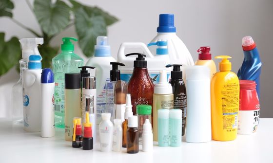 Automatyczna liniowa maszyna do napełniania tłoków w płynie do plastikowego słoika na butelki dla zwierząt domowych