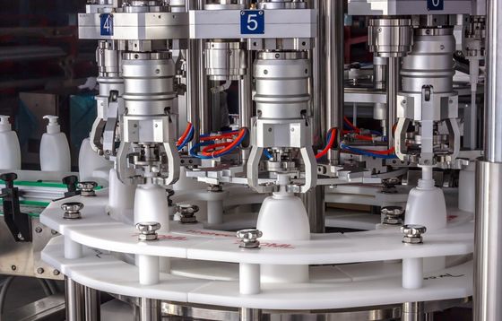 Maszyna do napełniania i zamykania butelek Monoblock 2 w 1