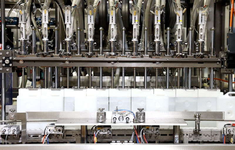 Maszyna do napełniania odczynników płynnych 4000 w 12000bph, linia produkcyjna do napełniania i zamykania odczynników farmaceutycznych